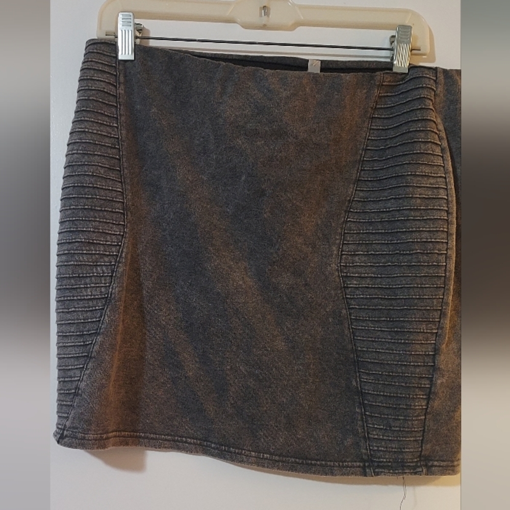 H&M Gray Textured Skirt